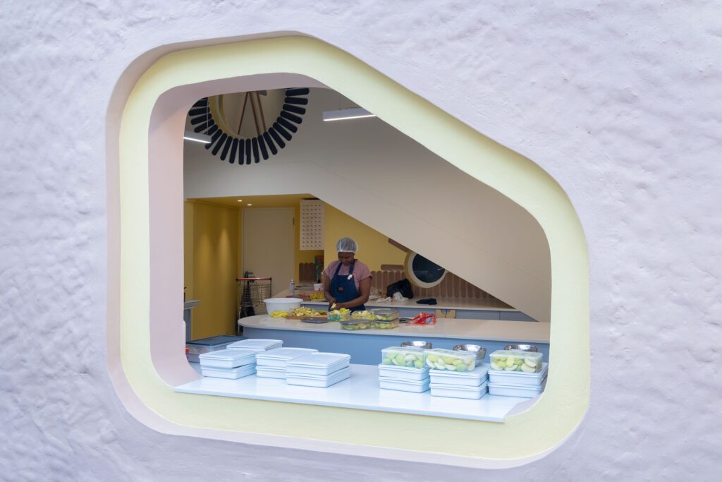 Kitchen window in the Piazza of Redhill Early Learning Centre, South Africa Hubo Studio