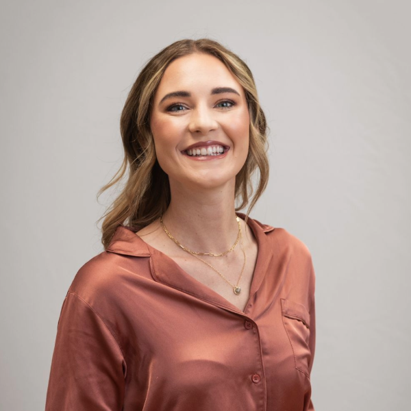 Dr. Embeth van der Wal